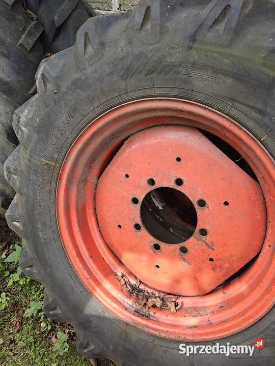 169 r30 koło Claas z felgą Pirelli sprzedam