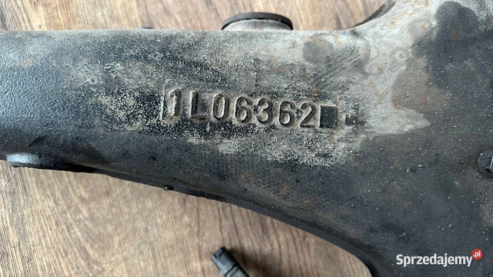 MERCEDES VITO 639 WAHACZ TYLNY LEWY Z PIASTĄ sprzedam