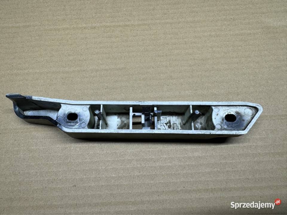 Ślizg zderzaka prawy lewy focus mk2 8M5117D959AD Sieraków