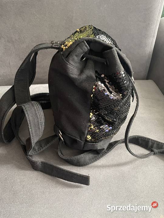 Mały czarny cekinowy plecak