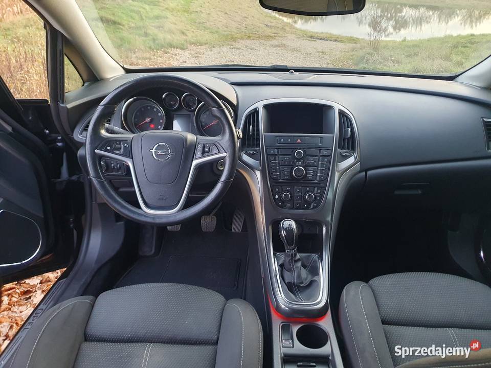Opel Astra J benzyna 14 Turbo 140 2011 manualna Gliwice