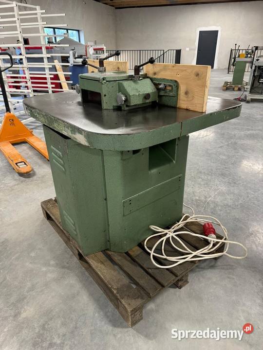Frezarka dolnowrzecionowa BAUERLE Kalwaria Zebrzydowska sprzedam