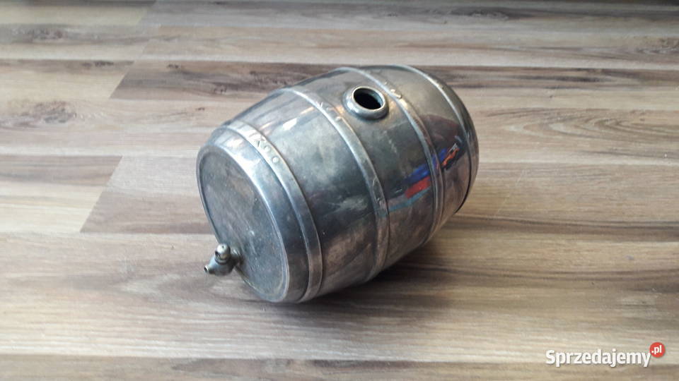 Stara małą platerowana beczka beczułka z Gdynia