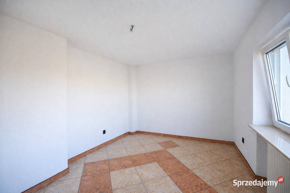 sprzedaży domu wolnostojącego 220m Trawniki wolnostojący