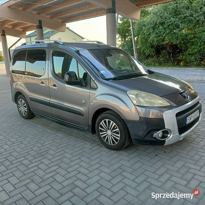 Peugeot partner II tepee 16 HDi hak 80 kw 2008r gniazdo AUX Dęba