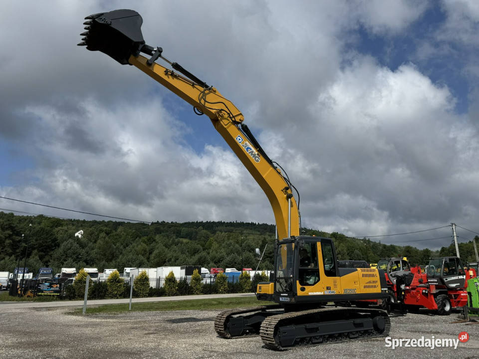 gąsienicowa XCMG XE 250C 25 Ton W pełni sprawna Koparki świętokrzyskie Widełki sprzedam
