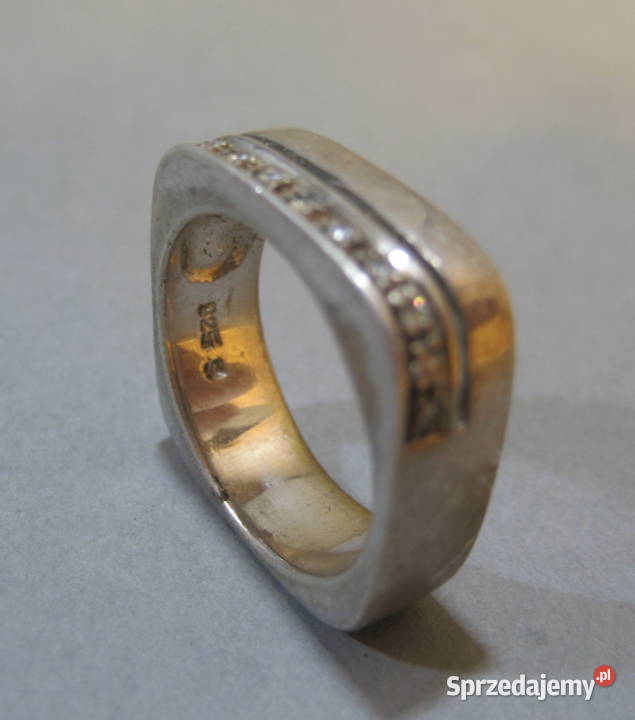Srebrny Pierscionek z Cyrkoniami Szwecja
