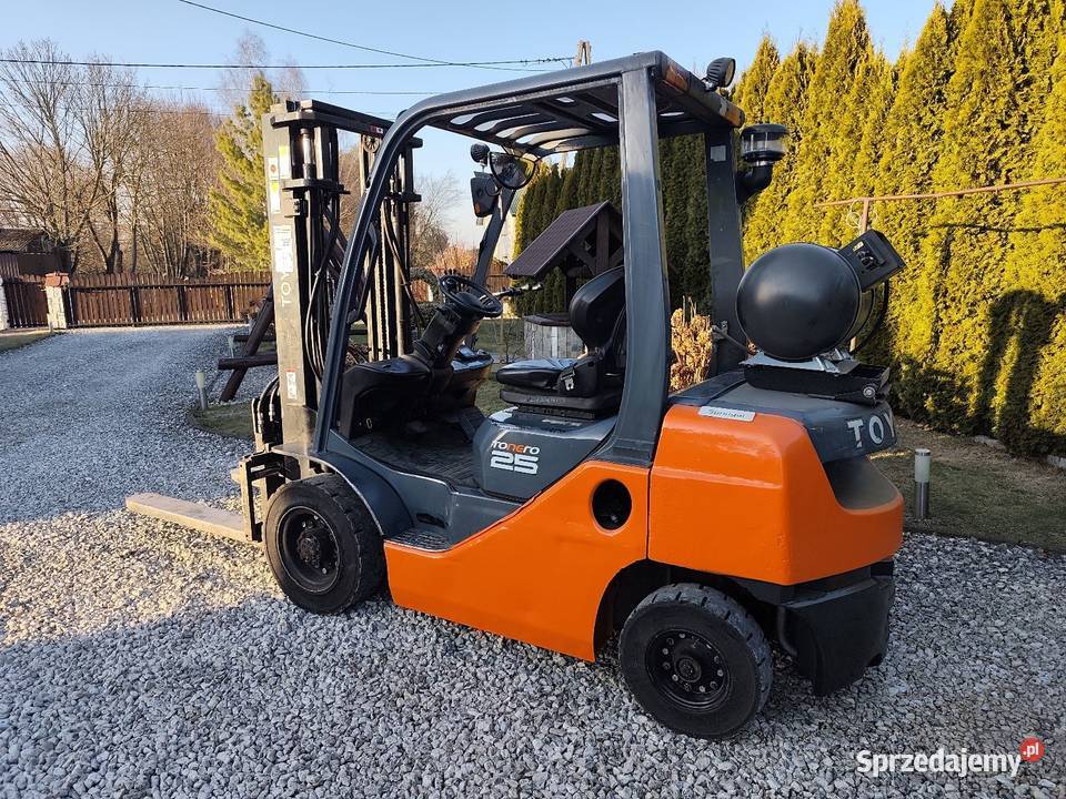Wózek widłowy Toyota 8 25 t Rzeczniów
