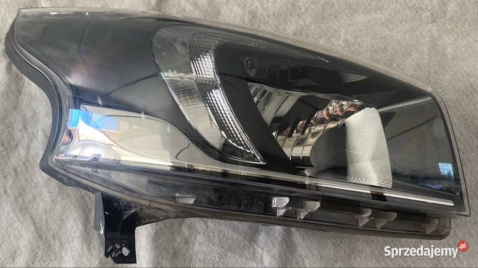 Lampa przednia reflektor prawa OPEL VIVARO II B śląskie Jasienica sprzedam