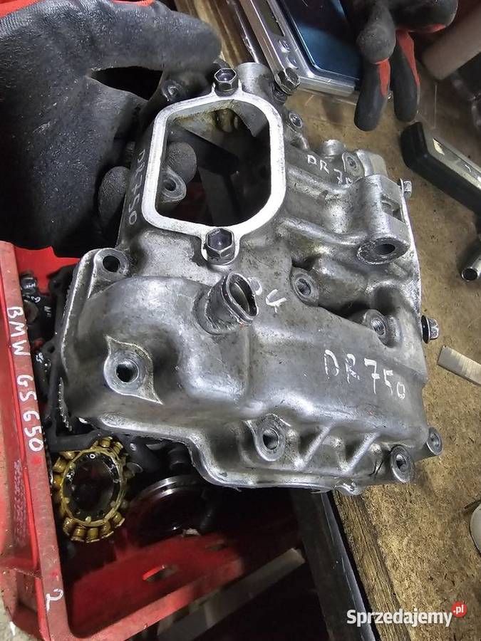 Suzuki DR 750 pokrywa głowicy dekiel głowica dolnośląskie Jelenia Góra