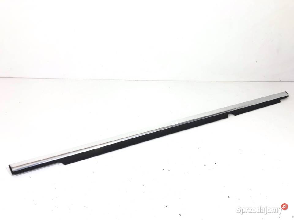 LISTWA ZGARNIAJĄCA TYŁ PRAWY MERCEDES X204