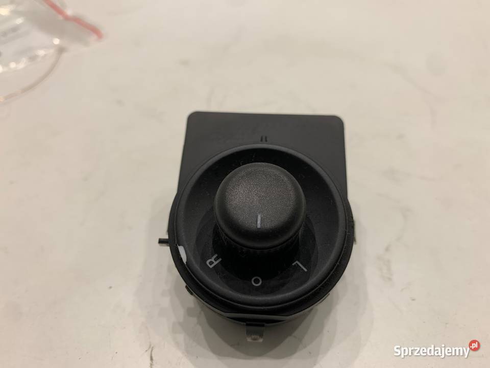 PRZEŁĄCZNIK REGULACJI LUSTEREK OPEL ASTRA J 0915