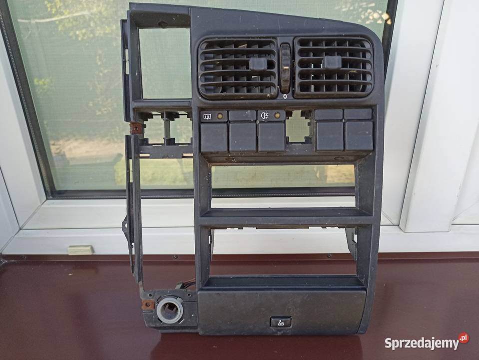 Opel Omega A konsola środkowa panel nawiew Sieradz sprzedam