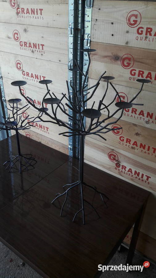 Świecznik ozdobny metalowy posiadam na sprzedaż