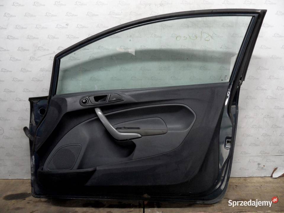 FORD FIESTA MK7 VII 09r drzwi prawy przód