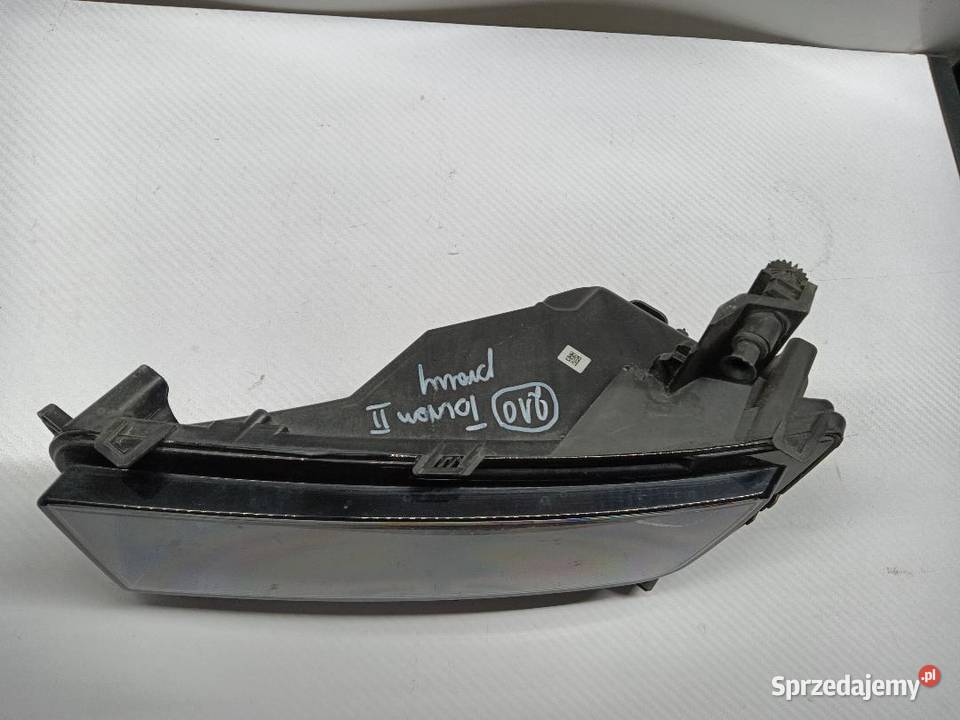HALOGEN PRAWY VW TOURAN II 5TA941662