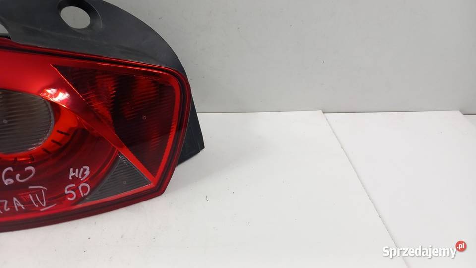 SEAT IBIZA J IV HB LAMPA TYŁ LEWY 5D Światła stop Zbierkowo sprzedam