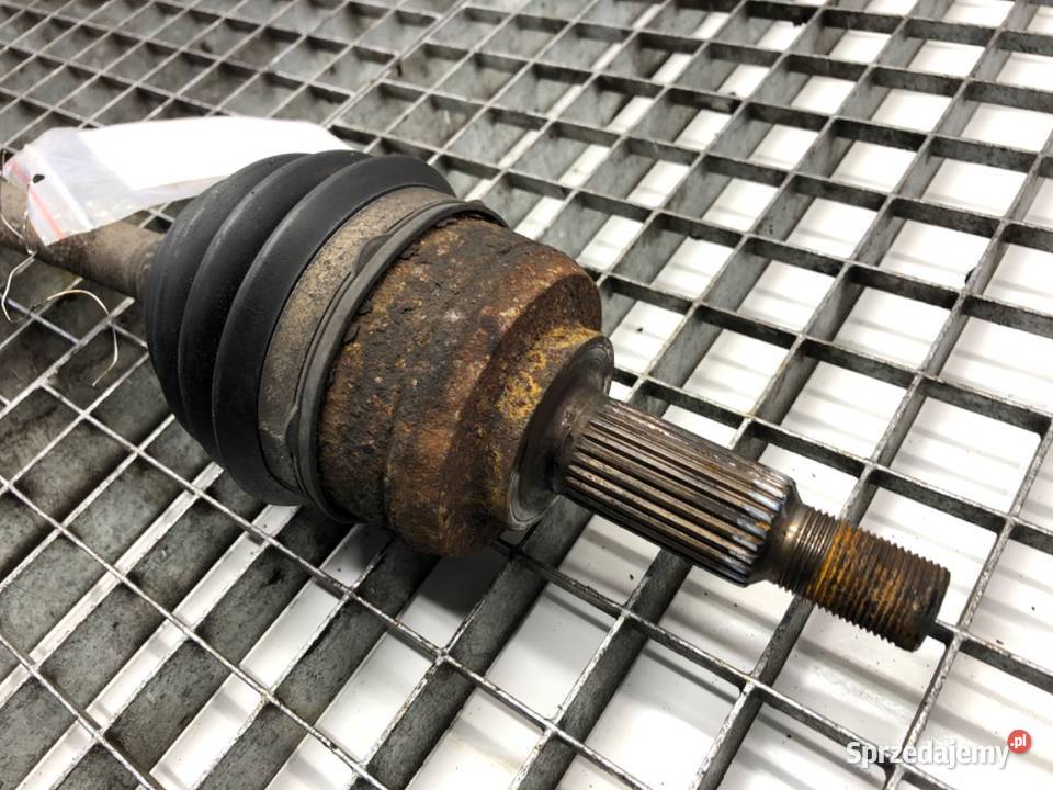 PÓŁOŚ PRAWY PRZÓD DACIA DOKKER 16 83 PRZEGUB