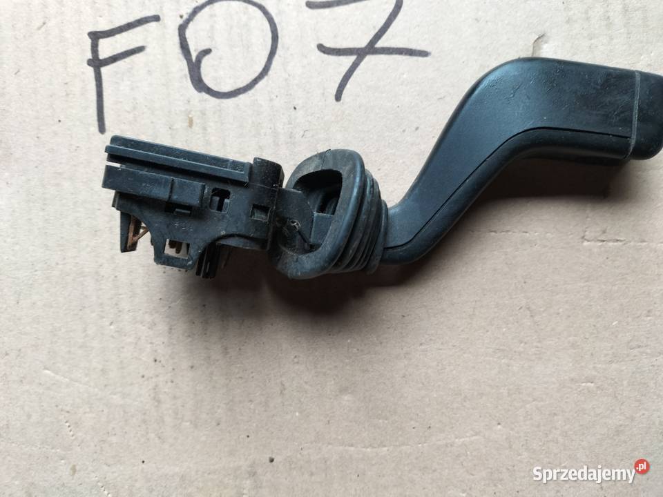 WŁĄCZNIK PRZEŁĄCZNIK WYCIERACZEK Astra G KOMBI Wyposażenie wnętrza Kamień-Kolonia sprzedam