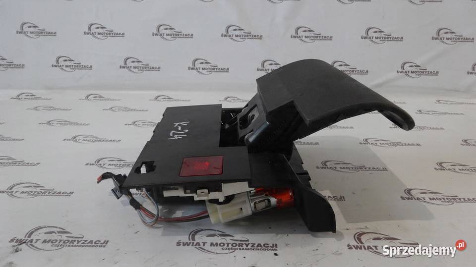 AUDI TT I 04r popielniczka gniazdo 8N0857951