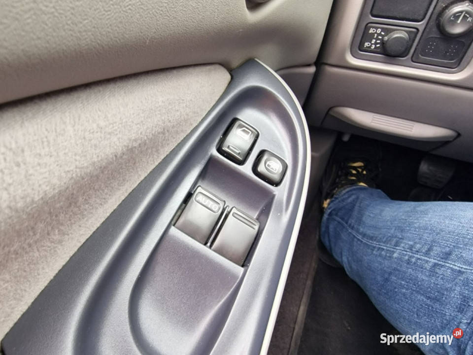 Nissan Almera 15 Benzyna 90 Klimatyzacja El niebieski Almera Słupsk