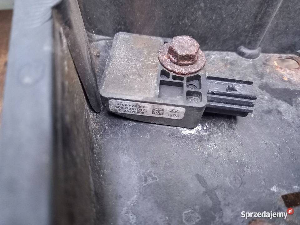 HYUNDAI ix35 I 11r pas przedni wzmocnienie Kielce sprzedam