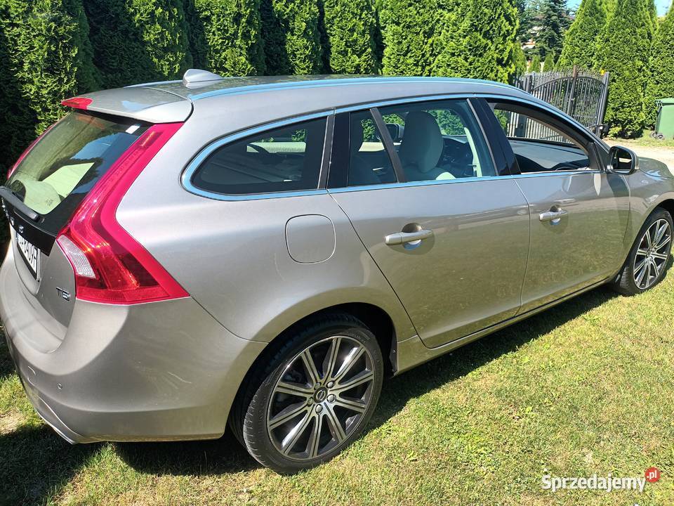 Volvo V60 T5 benzyna 245 2015 111 V60 Sośnica