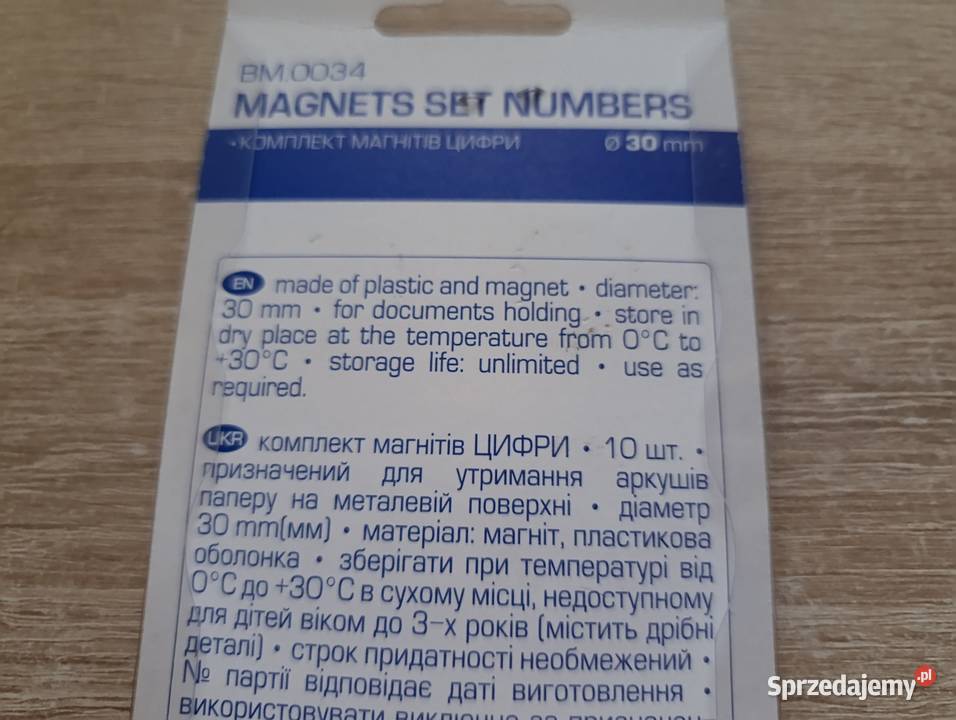 Zestaw kolorowych magnesów z cyframi Kwidzyn
