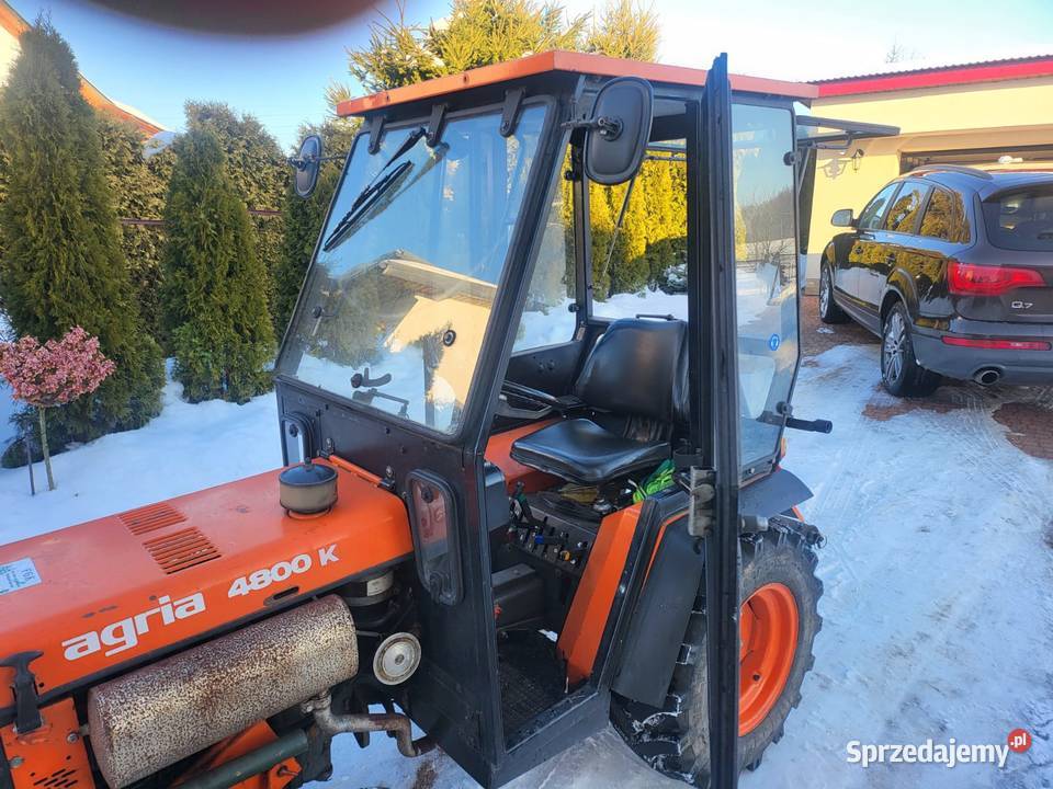 Ciągnik rolniczy AGRIA 4800 plus pług do Zarszyn