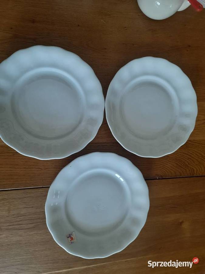 3 duże talerze firmy Karolina całość
