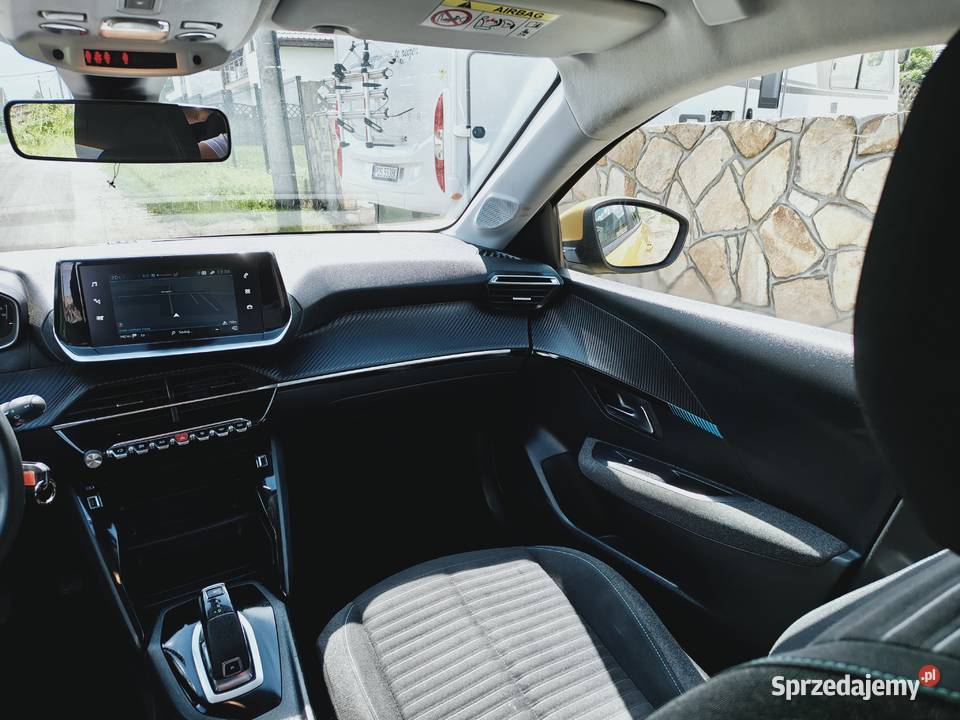 Peugeot 208 12 PureTech EAT8 Automat 2021 44 057 benzyna