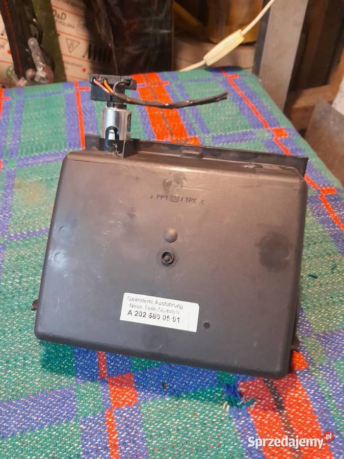 Mercedes W202 półka zestaw niepalących Schowki, półki Gdańsk