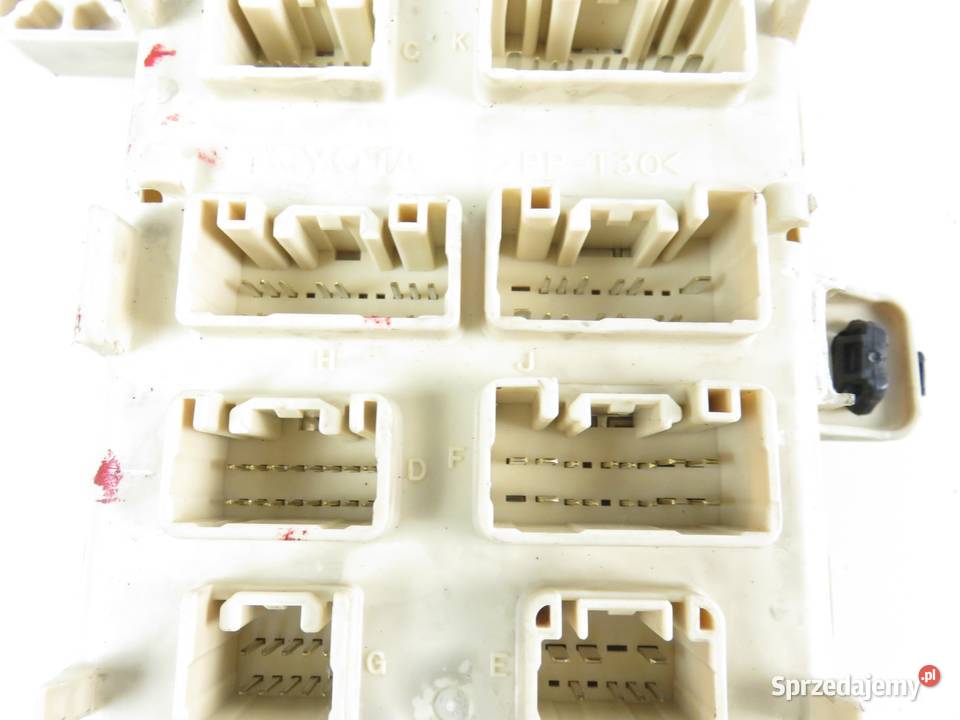 MODUŁ SKRZYNKA BEZPIECZNIKÓW LEXUS RX II 300 sprzedam