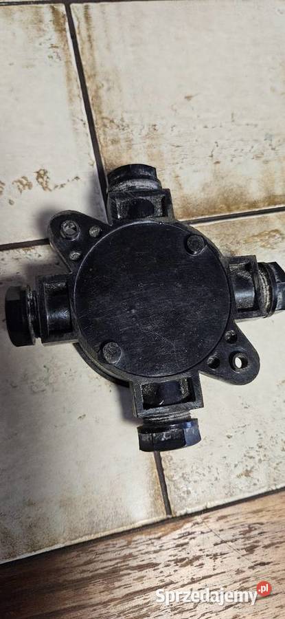 50 letniaFabrycznie nowa bakelitowa rozeta z Gniazda zachodniopomorskie Barlinek