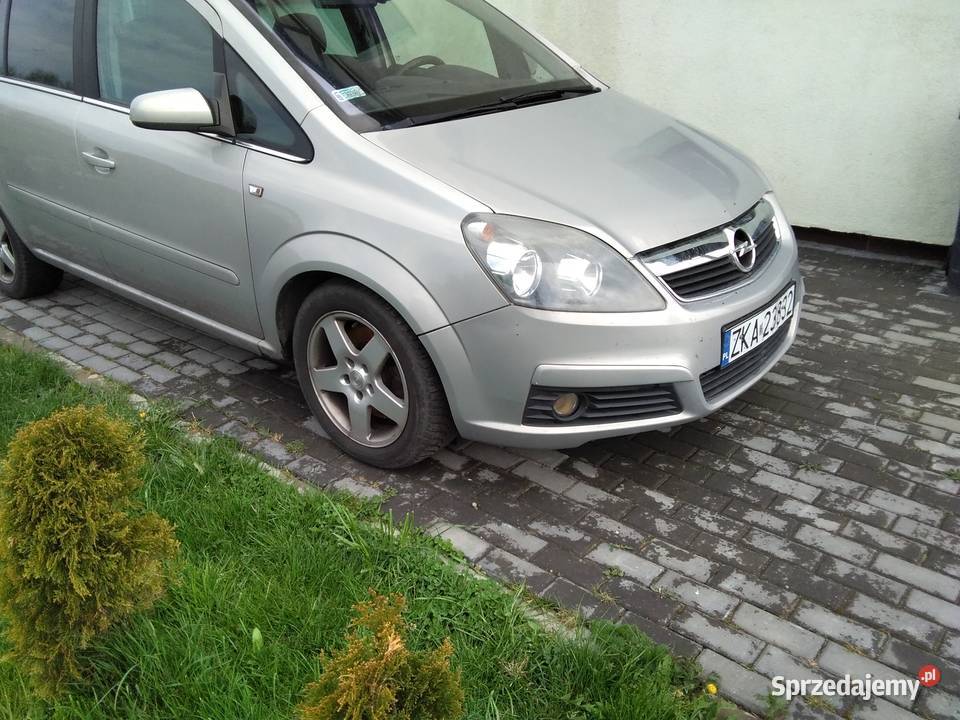 Tanio sprzedam samochód Opel Zafira prod 2007