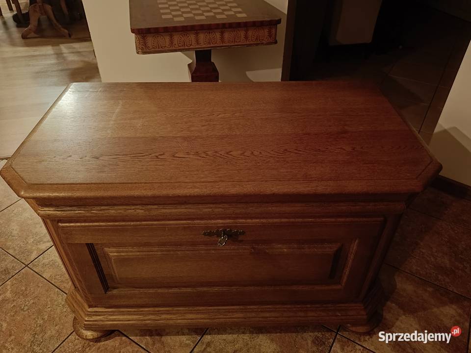 Ciężka dębowa skrzynia kujawsko-pomorskie Lipno