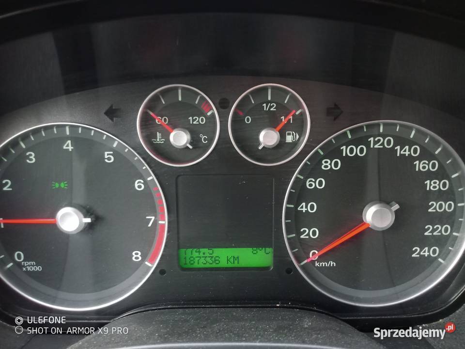sprzedam forda focus mac 16 bezyna 2005r 187369 Focus Strzelno sprzedam