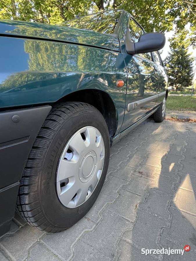 Renault Clio 12 1995 stan w oryginale długie benzyna Łódź sprzedam