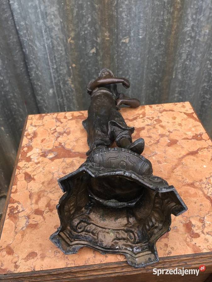 Zabytkowa figurka 41