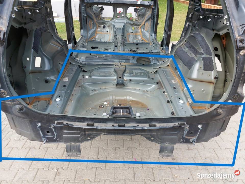 Volvo XC90 II LIFT B5 2021 pas tylny podłoga osobowe