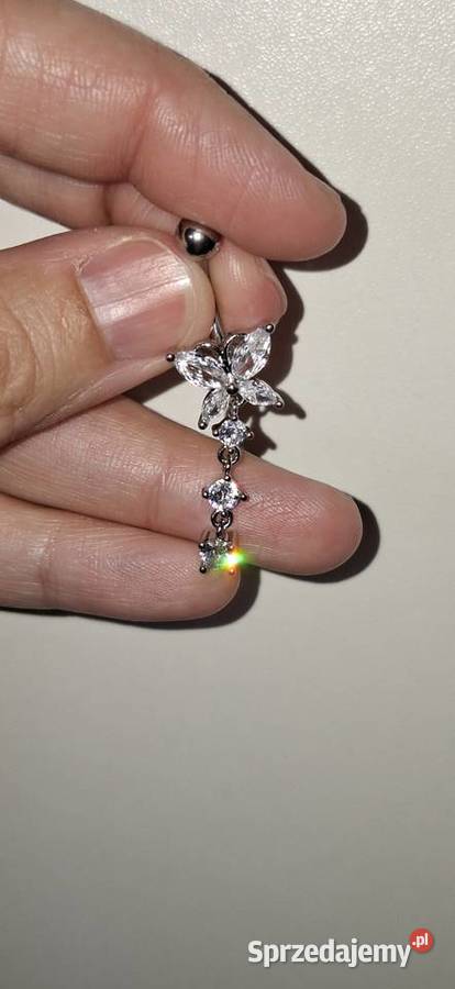 Kolczyk do pępka wiszący motyl Łomża