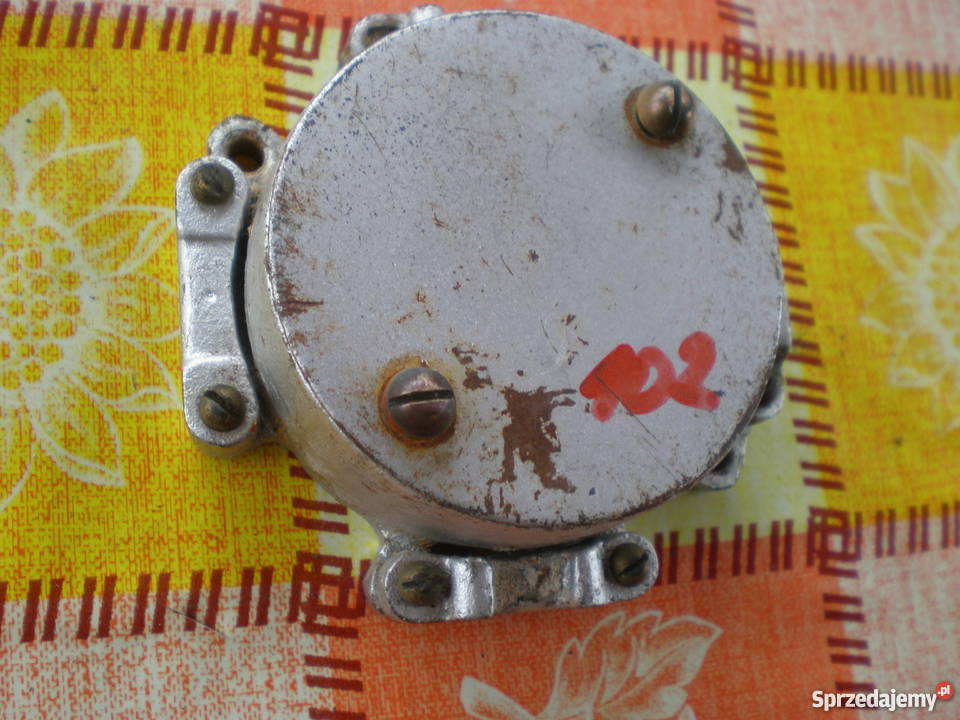 Zabytkowa puszka aluminiowarozeta retro