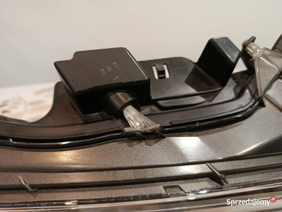 Lampy przednie Lexux NX 300 LED