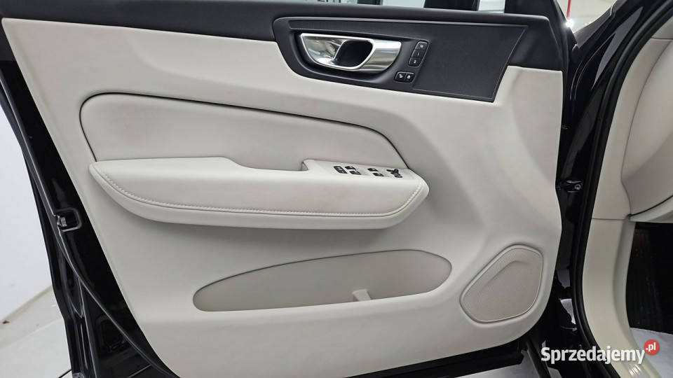 Volvo XC 60 B4 D Plus Bright aut Z Polskiego centralny zamek Warszawa sprzedam