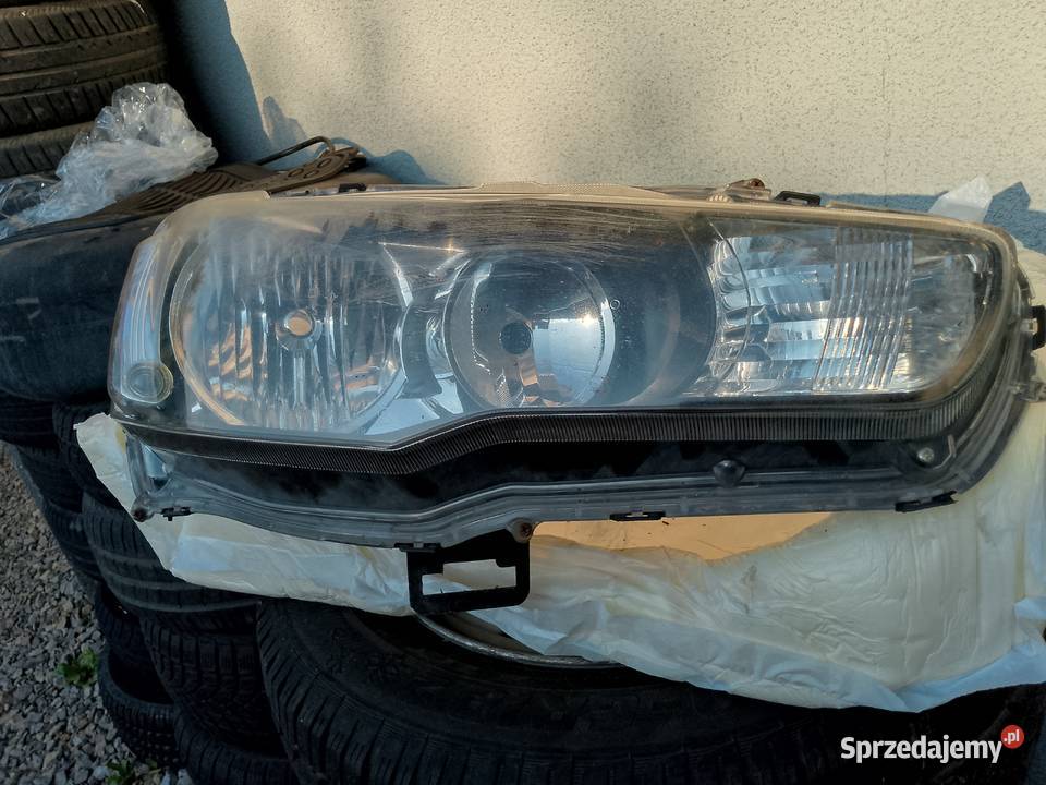 Reflektor Mitsubishi Lancer prawy Myszków sprzedam
