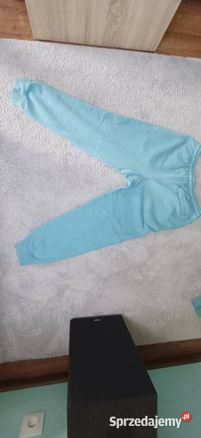 Komplet dresowy nike Rozmiar L Nowe Chechło