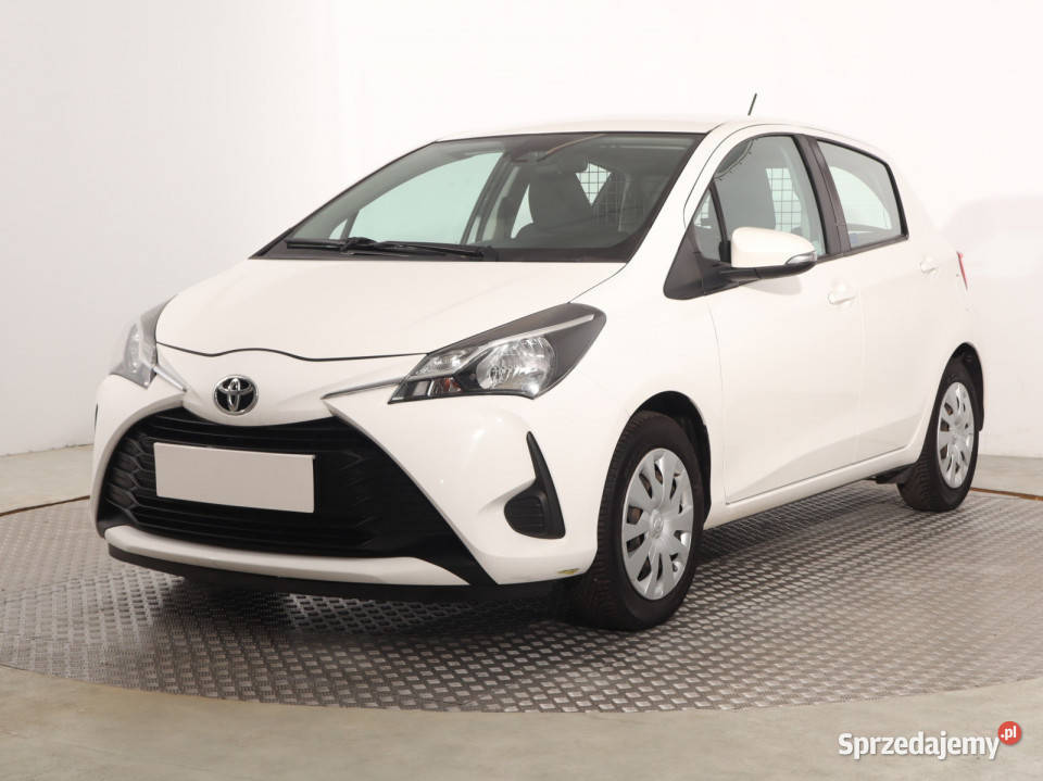 Toyota Yaris 15 Dual VVTi nieuszkodzony sprzedam