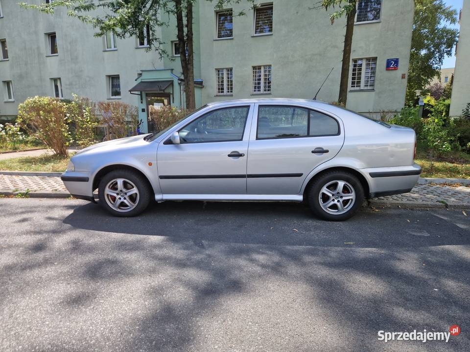 Skoda Octavia 20 Benzyna 115 welurowa tapicerka