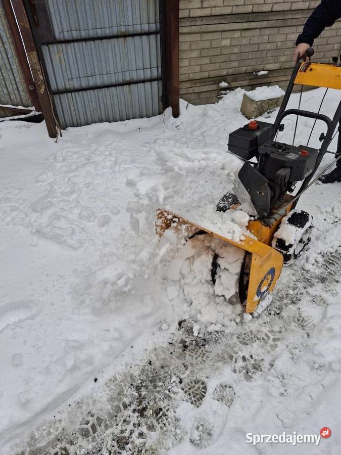 Odśnieżarka stiga z napędem biegi przód tył