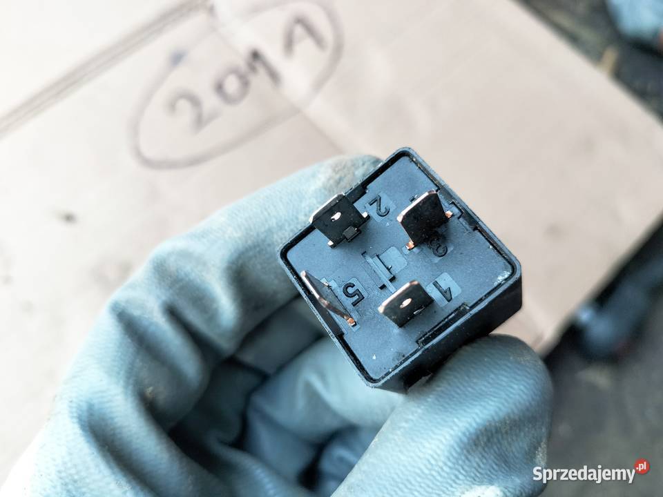 PRZEKAŹNIK 645 4H0951253A osobowe Kamień-Kolonia